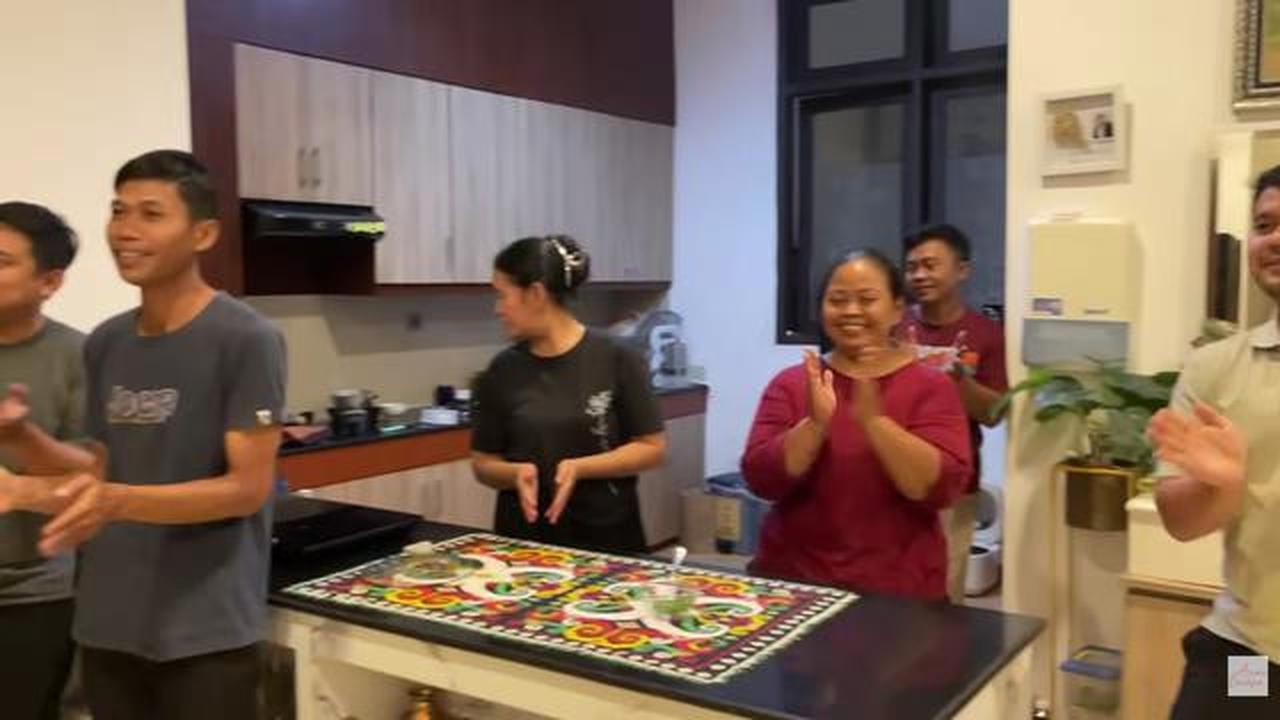 7 Potret Ruang Makan Rumah Arumi Bachsin, Hangat Rayakan Ulang Tahun saat Sahur