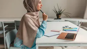 Instead Artinya Sebagai Gantinya: Pengertian, Penggunaan, dan Contoh Kalimatnya