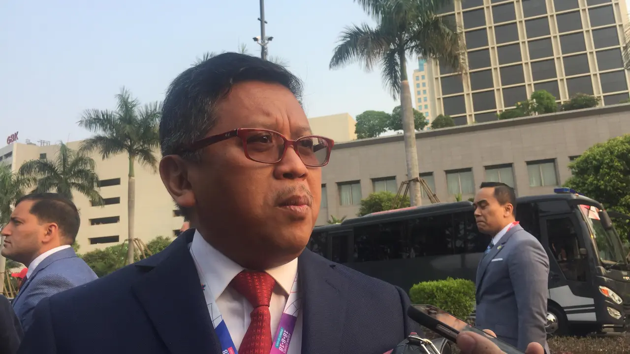 Sekjen PDIP Hasto Kristiyanto mendatangi Stadion Utama GBK untuk menyaksikan acara pembukaan Asian Games 2018.