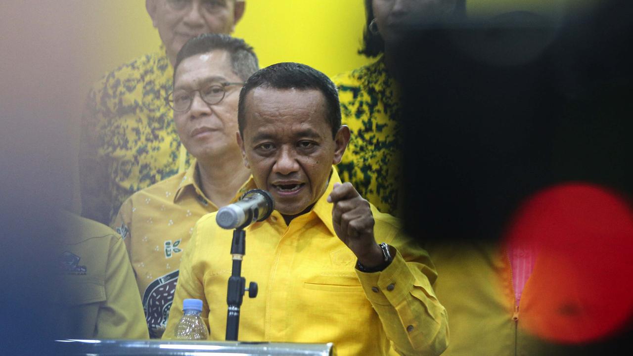 VIDEO: Bahlil Hela Napas Berat Sebut Nama ini Saat Umumkan Pengurus Golkar, Menteri Cantik Beri Minum