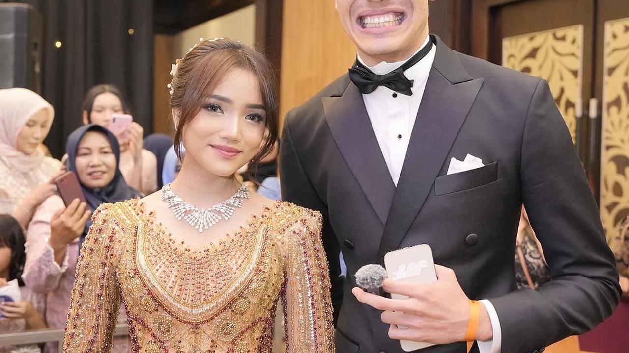 Potret Fuji An Terima Bucket Bunga Mawar Berukuran Besar, Bikin Netizen Penasaran Siapa yang Beri