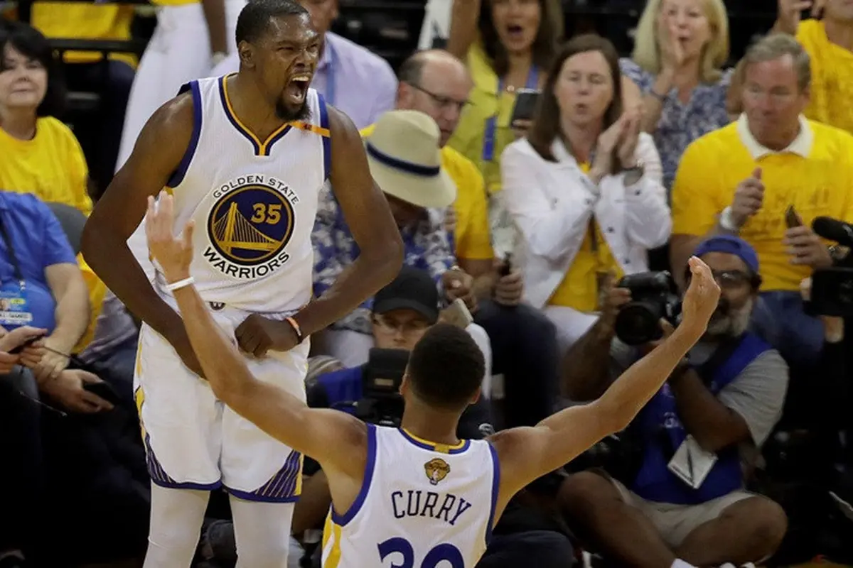 Cleveland Cavaliers Vs Golden State Warriors, Stephen Curry, Kevin Durant