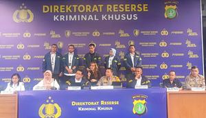 Polisi menangkap tujuh orang tersangka  yang diduga terlibat aborsi ilegal di wilayah Jakarta Timur. (Foto: Merdeka.com/Nur Habibie).