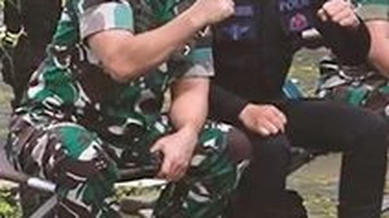 Tak hanya itu, ternyata seorang anggota Brimob juga memiliki nama belakang yang sama dengan Kepala Staf Angkatan Darat (Kasad).
