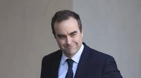 Menteri Pertahanan Prancis Sebastien Lecornu meninggalkan rapat kabinet perdana pemerintahan baru di Istana Elysee, Paris, Jumat, 3 Januari 2025. (Dok. AP Photo/Thomas Padilla, File)
&nbsp;
