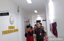 Kejari Tanjabbar Tahan Tiga Tersangka Korupsi PDAM Tirta Pengabuan, Rugikan Negara Rp5 Miliar