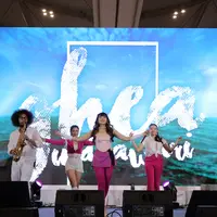 Ghea Indrawari menjadi salah satu penampil di Fimela Day 2023. Tampil di hari pertama Fimela Day, Ghea begitu energik dengan tarian dan suara merdunya. [Foto: Daniel Kampua/Fimela]