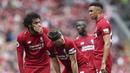Para pemain Liverpool berdiskusi saat melawan West Ham pada laga Premier League di Stadion Anfield, Minggu (12/8/2018). Liverpool menang 4-0 atas West Ham. (AP/David Davies)