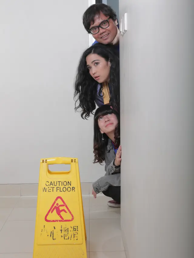 [Bintang] Media visit pemain film Reuni Z