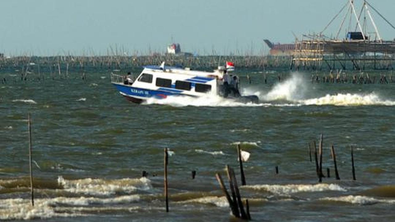 Jokowi uji coba waterway Marunda