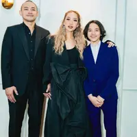 BCL baru saja mengunggah sebuah video yang memperlihatkan momen premiere dari film terbaru yang dibintanginya bersama Reza Rahadian, yaitu Pasutri Gaje. [Foto: Instagram/itsmebcl]