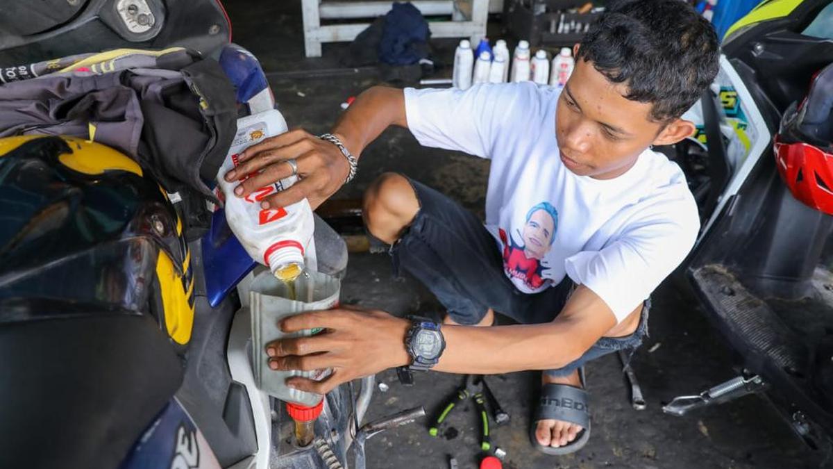 Peduli Driver Ojol, Relawan Ganjar Bikin Gerakan Ganti Oli Gratis