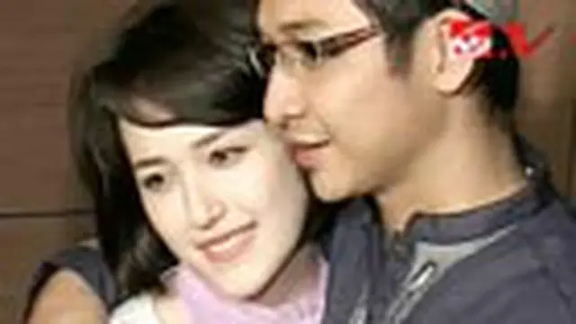 Pasha "Ungu" Nikahi Adelia di Hari Jadi