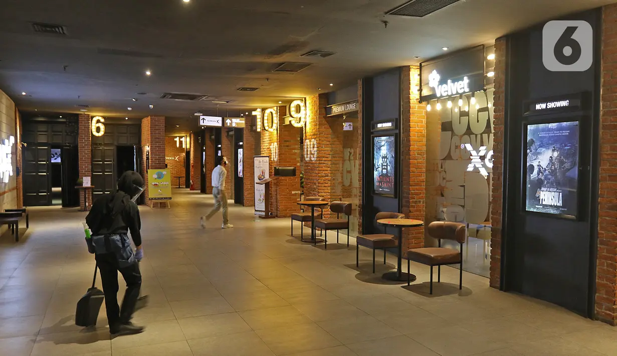 Suasana bioskop yang sudah dibuka, di CGV Grand Indonesia di Jakarta, Rabu (21/10/2020). Sejumlah bioskop di Ibu Kota kembali beroperasi hari ini setelah mendapatkan izin dari Pemprov DKI Jakarta dengan jumlah penonton dibatasi maksimal 25 persen dari total kapasitas. (Liputan.com/Herman Zakharia)