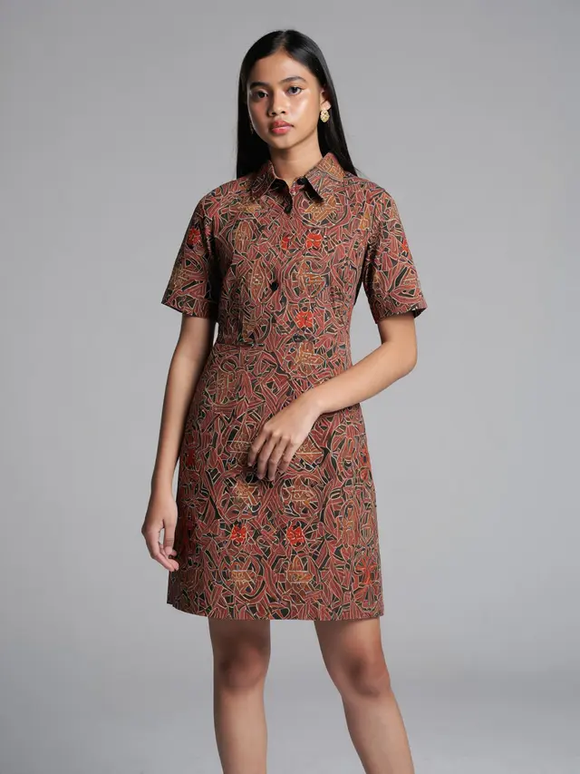 Dress Batik Kerah Shanghai Modern untuk Acara Resmi