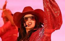 Jennie BLACKPINK Sukses Gebrak Panggung Coachella 2025 Pakai Outfit Cowboy Girl Serba Merah Marun