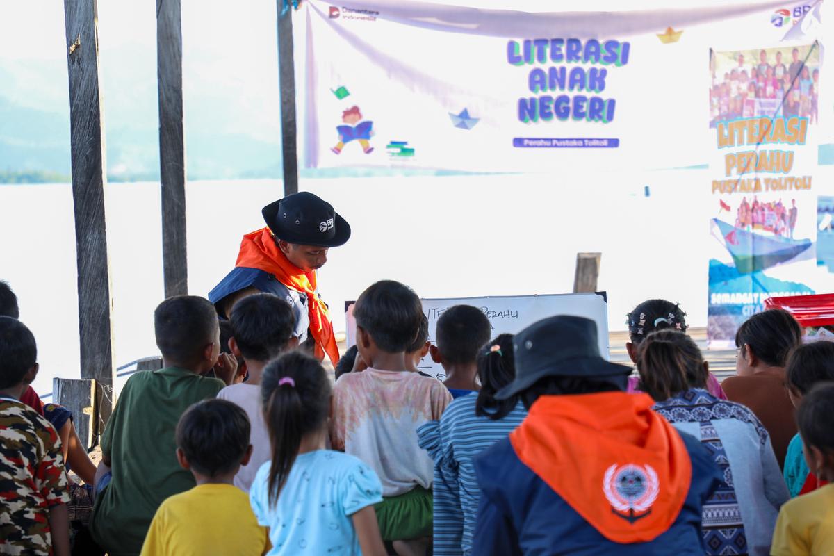 BRI Peduli Salurkan Bantuan Perahu Literasi Wilayah Pesisir Tolitoli