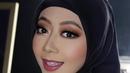 Asri Welas membagikan potret barunya saat mengenakan hijab [instagram/joemakeup20]
