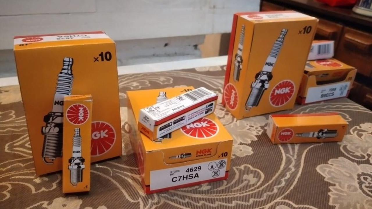 Istilah resistor pada rangkaian sebuah perangkat elektronik berbeda dengan istilah pada busi