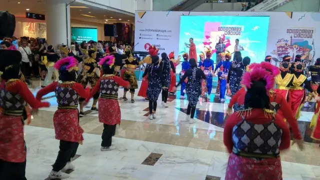 Heboh, 7.000 Peserta di 7 Kota Meriahkan Indonesia Menari 2019