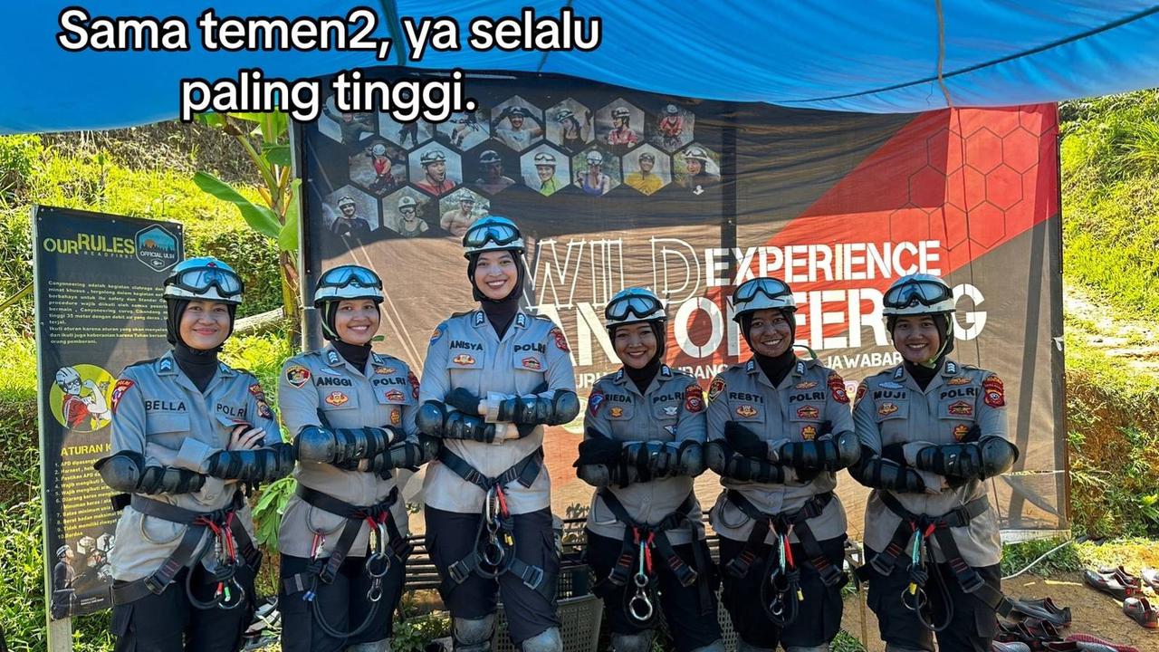 Punya Bandan Super Jangkung, Momen Kebersamaan Polwan dengan Rekannya Ini Curi Perhatian