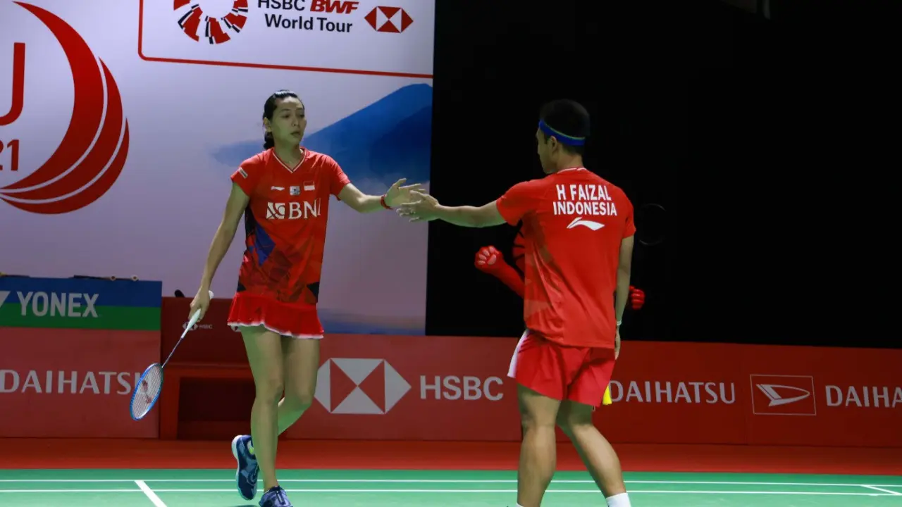 Hafiz Faizal/Gloria Emanuelle Widjaja