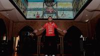 Alaeddine Ajaraie diperkenalkan sebagai pemain baru Persija Jakarta, Jumat (16/1/2026). (Dok. Persija)