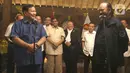 Ketua Umum Partai Gerindra Prabowo Subianto dan Ketua Umum Partai NasDem Surya Paloh melakukan konferensi pers usai menggelar pertemuan di Padepokan Garuda Yaksa, Hambalang, Bogor, Minggu (5/3/2023). Kunjungan Surya Paloh ini merupakan balasan dari kunjungan Prabowo Subianto ke Kantor DPP NasDem pada Juni tahun lalu.  (merdeka.com/Arie Basuki)