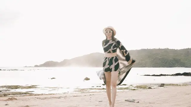 sumber foto: postingan liburan Momo pada Instagram/@therealmomogeisha