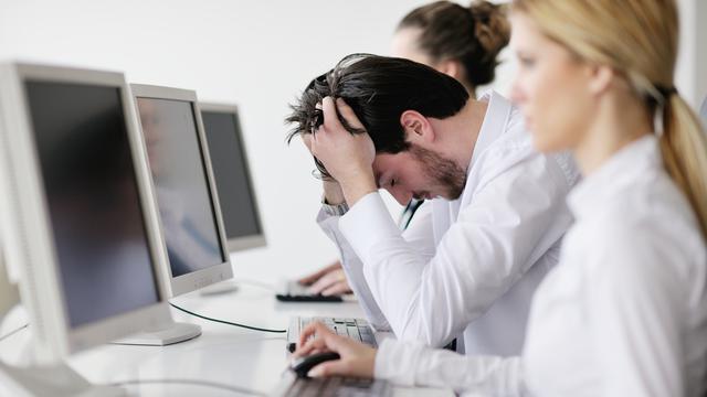 5 Keanehan Tubuh Gara-gara Stres di Kantor