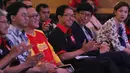 Direktur PT GTS, Joko Driyono, bersama Wakil Dirut EMTEK, Sutanto Hartono (kedua kanan) menghadiri peluncuran Torabika Soccer Championship 2016 presented by IM3 Ooreedoo di Hotel Mulia, Jakarta, Senin (18/4/2016). (Bola.cm/Nicklas Hanoatubun)