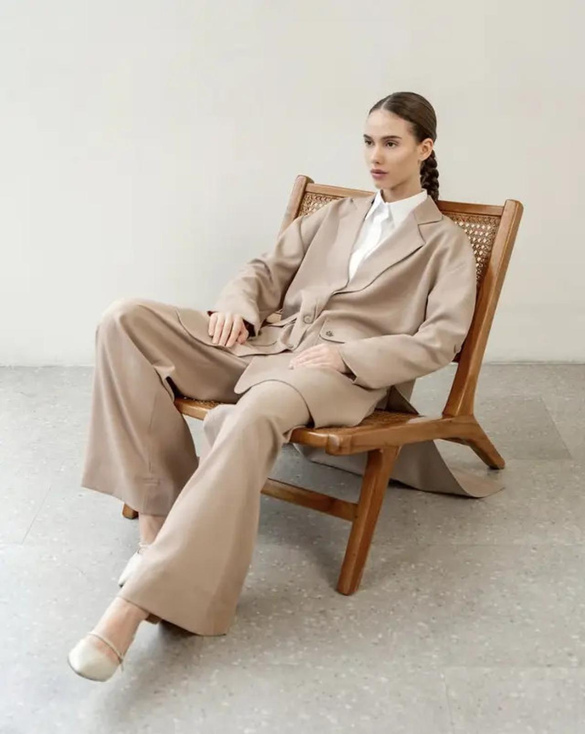 Debut Jenama Fashion Modest Wear Amapola, Rilisan Paula Verhoeven yang Elegan