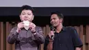 Head of Sports Business Emtek Group sekaligus CEO Nex, Hendy Lim (kiri) bersama Ketua Interdisciplinary Combat Council (ICC), Suwardi (kanan) membuka undian fightera dalam acara konferensi pers Nex Road To Champions di di SCTV Tower, Selasa (7/4/2026).