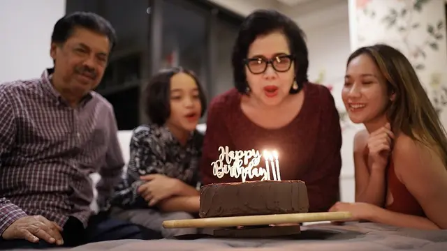 6 Momen Ulang Tahun Ibunda Bunga Citra Lestari, Dirayakan Sederhana