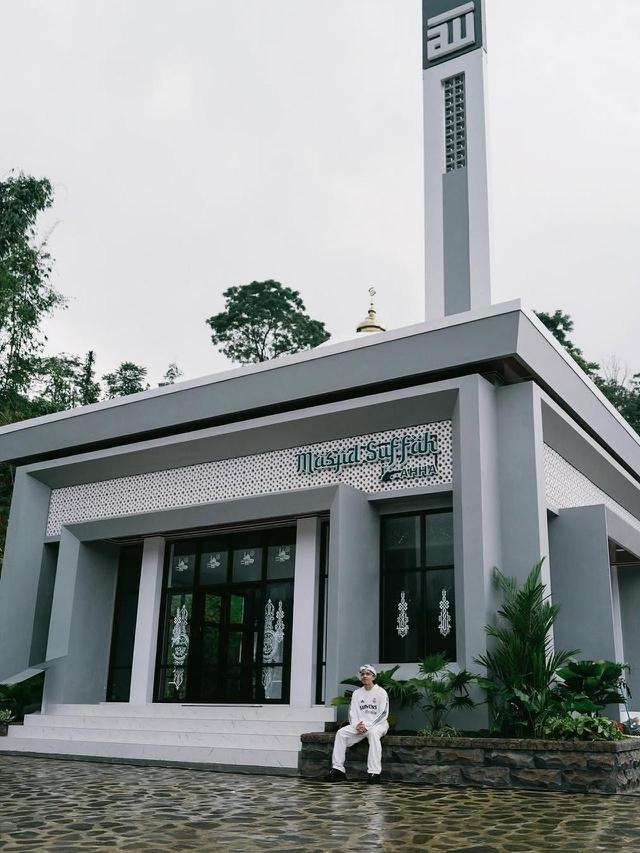 2.Masjid Atta Halilintar