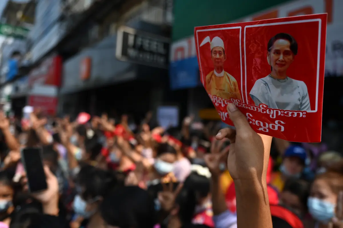 Lautan Manusia di Yangon Protes Kudeta Myanmar