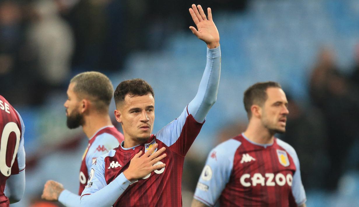 Philippe Coutinho. Sayap kiri Brasil berusia 29 tahun ini baru setengah musim memperkuat Aston Villa sejak pertengahan musim 2021/2022 dengan status pinjaman dari Barcelona. Akhir musim 2021/2022 ini masa peminjamannya akan berakhir dan Aston Villa telah sepakat untuk mempermanenkannya musim depan dengan nilai transfer 20 juta euro. Bersama Aston Villa hingga kini ia telah tampil dalam 18 laga di Liga Inggris dengan torehan 4 gol dan 3 assist. (AFP/Lindsey Parnaby)