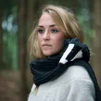 Ketika memakai syal 3D ini di leher, rasakan sensasinya seperti ada hewan yang menggigitmu. (via: Boredpanda.com)