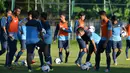Timnas U-19 Indonesia melakukan latihan jelang pertandingan kedua Grup B melawan Australia di turnamen Piala Asia U-19 di Stadion Yangon United, Yangon, Myanmar, Jumat (10/10). (ANTARA FOTO/Andika Wahyu)