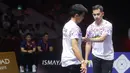 Ganda putra Indonesia Sabar Karyaman Gutama / Moh Reza Pahlevi Isfahani tampak kecewa setelah ditaklukkan wakil Korea Selatan Kim Won Ho / Seo Seung Jae, pada final Indonesia Open 2025 di Istora Senayan, Jakarta, Minggu (8/6/2025). (Bola.com/M Iqbal Ichsan)
