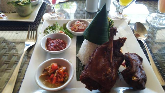 bebek pesisir dan afternoon tea, dua menu baru hotel grand inna kuta