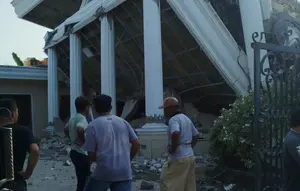 Rumah Eks Menkomifo Johnny Plate Ambruk Imbas Gempa NTT, 3 Orang Terjebak