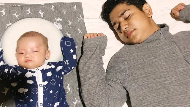 6 Potret Zayn Daulay Keponakan Syakir Daulay, Lucu dan Menggemaskan