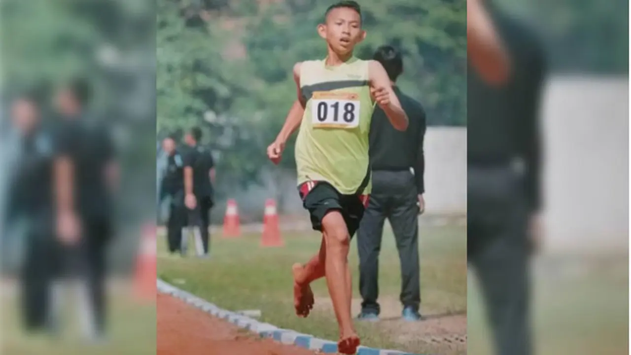 Luar Biasa, Rizal Juara Satu Meski Lari Tanpa Sepatu