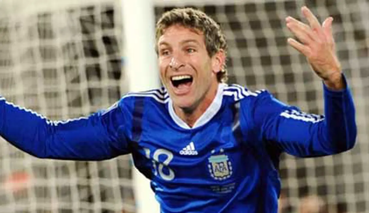 Kegembiraan striker Argentina Martin Palermo setelah menjebol gawang Yunani di penyisihan Grup B PD 2010 di Peter Mokaba Stadium, Polokwane, 22 Juni 2010. Skor 2-0. AFP PHOTO / CHRISTOPHE SIMON 