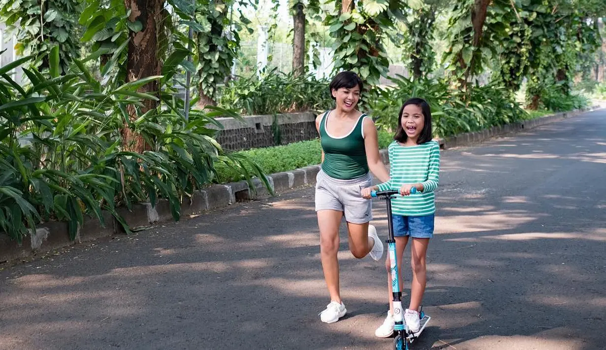 (Instagram/nirinazubir_)