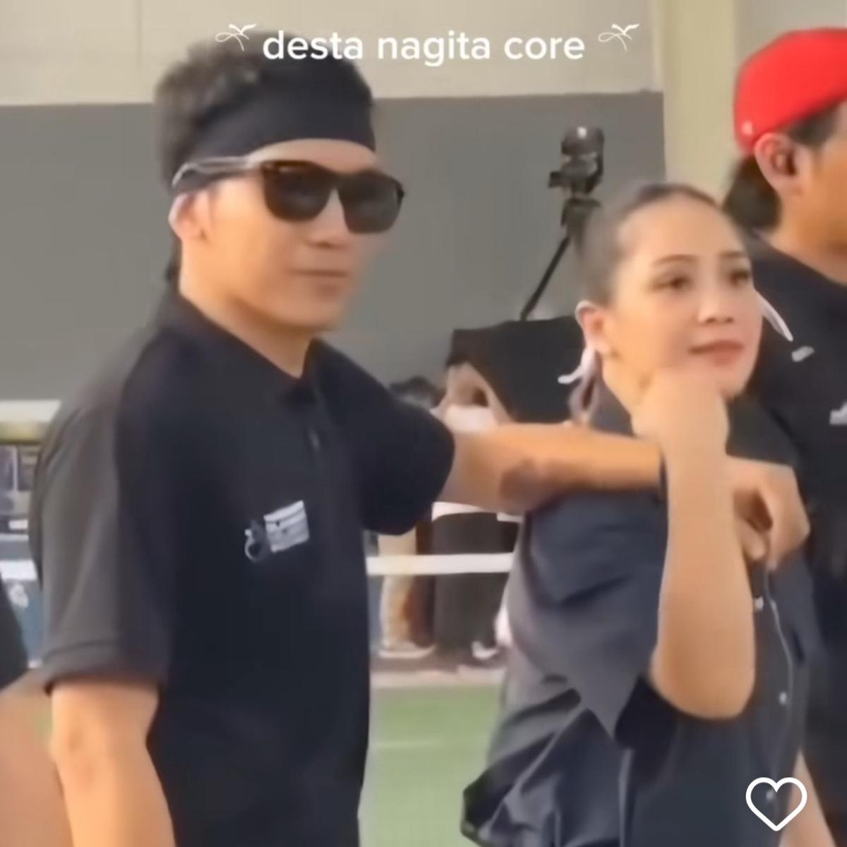 Ngefans Berat, Sederet Tingkah Kocak Desta ke Nagita Slavina - Selalu Ngegoda Sampai Curi Kesempatan Mau Peluk
