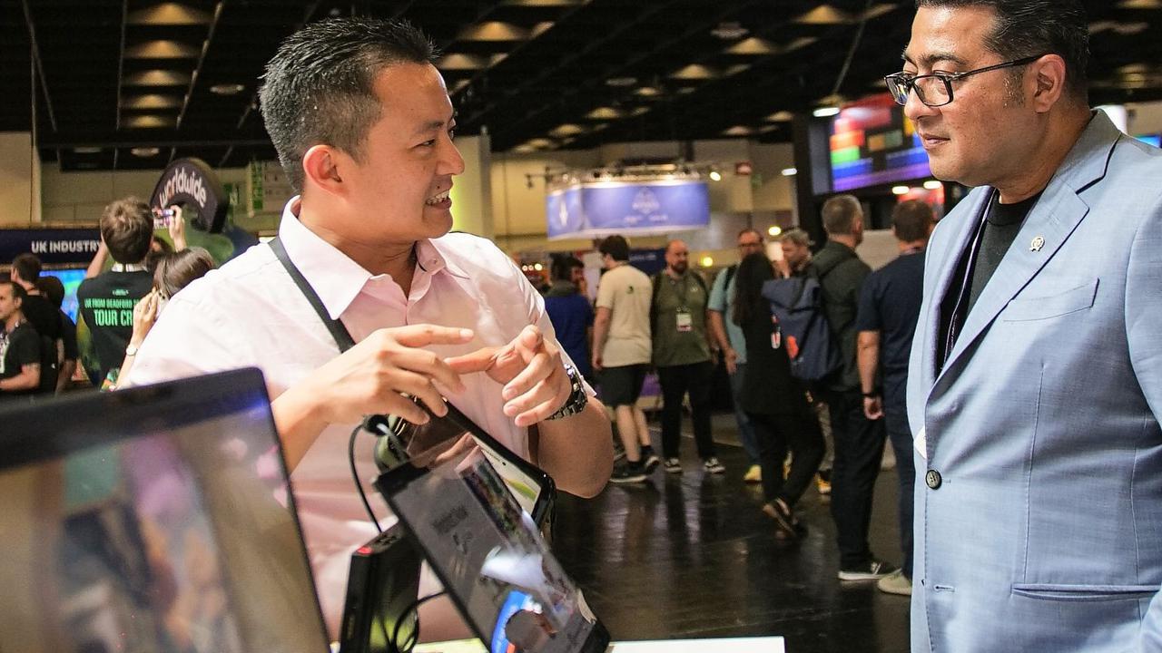 Menteri Ekonomi Kreatif (Ekraf) Teuku Riefky Harsya Kunjungi Gamescom 2025
