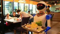 Mempekerjakan robot pelayan ternyata bukan merupaka pilihan yang cerdas (shanghaiist.com).