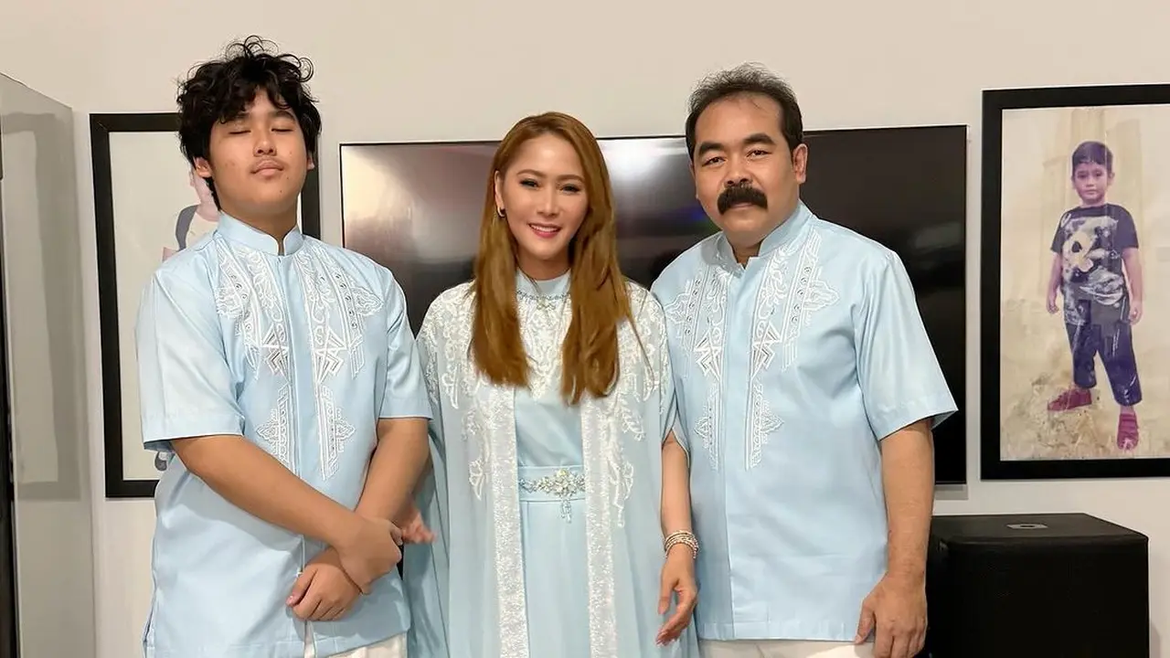 Potret Inul Daratista dan keluarga (Sumber: Instagram/@inul.d)